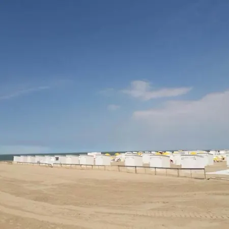 In Near The & Casino Apartment *